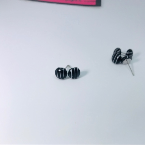 Black And White Minimalist Stud Earrings - Picture 4 of 9